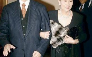 赌王何鸿燊四个太太中年轻时最漂亮的是哪位 何鸿燊二太年轻时图片